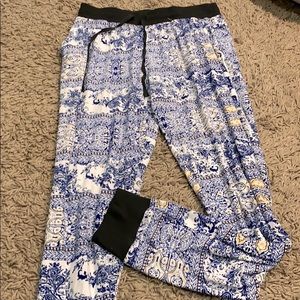 Joggers with pattern